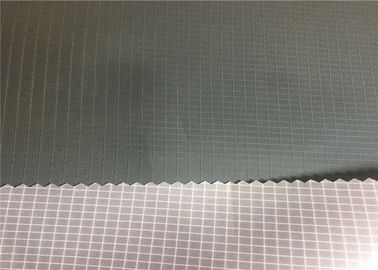 Estilo del llano de la tela de Oxford del poliéster de la prenda impermeable de Ribstop con la membrana del blanco de TPU