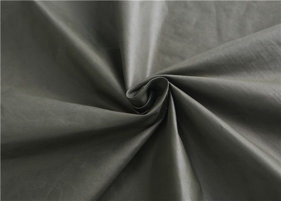 Tela suave ligera de nylon del final de 20DX50D 100 Downproof Cire para la chaqueta del invierno