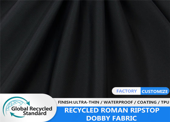 Roma Ripstop recicló la capa suave de la primavera de Handfeel 50GSM de la pongis del tejido de poliester que alineaba el material